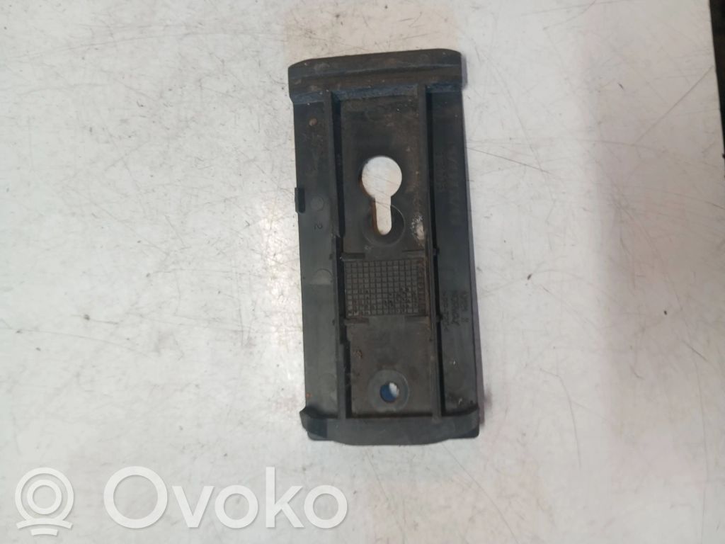 Volvo S80 Soporte del parachoques delantero 