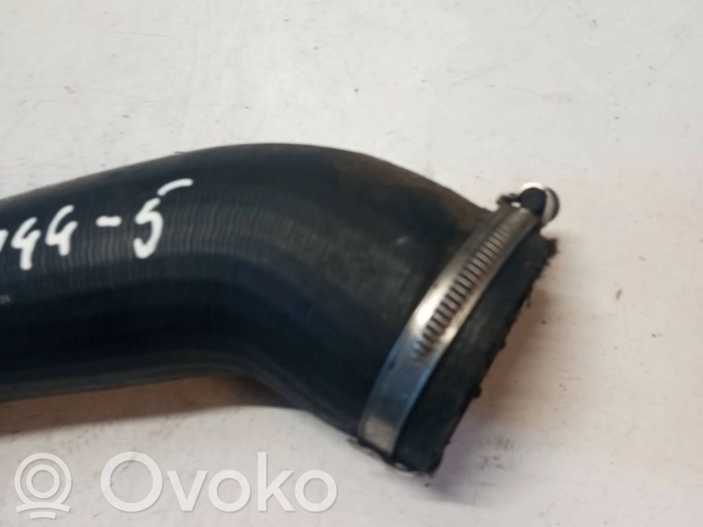 Volvo V50 Välijäähdyttimen letku 
