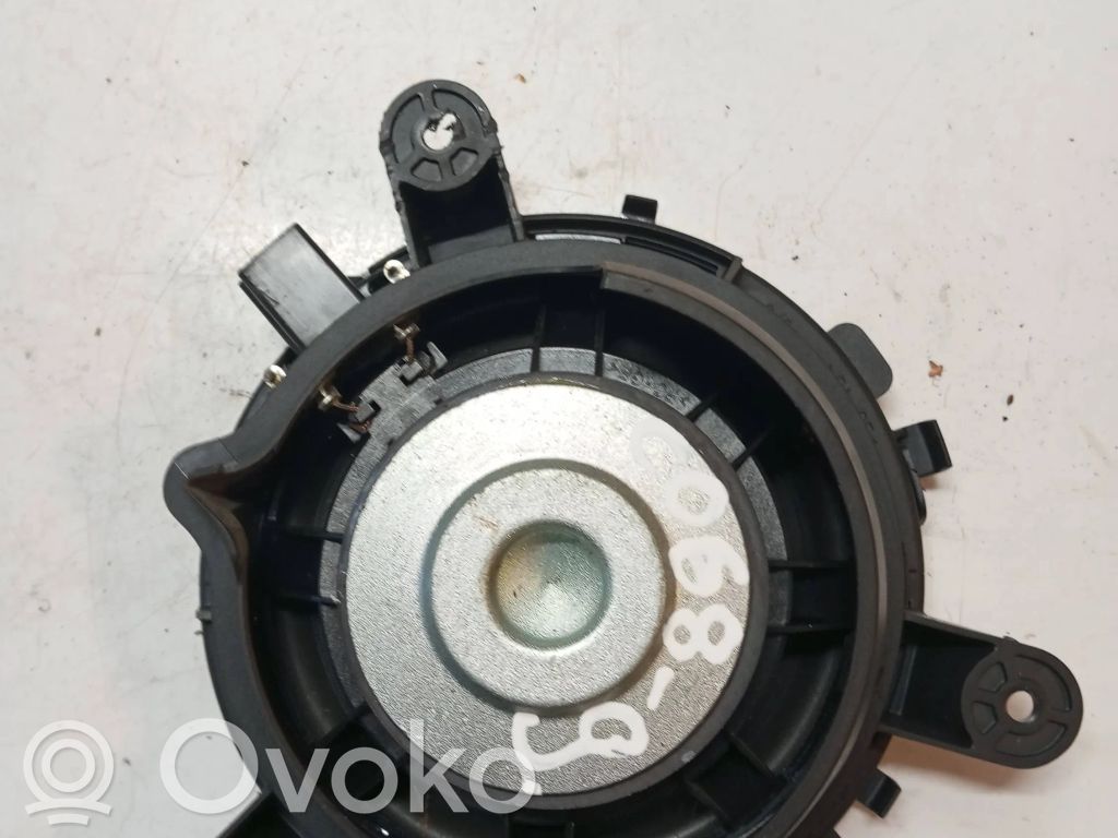 Volvo XC60 Garsiakalbis (-iai) galinėse duryse 