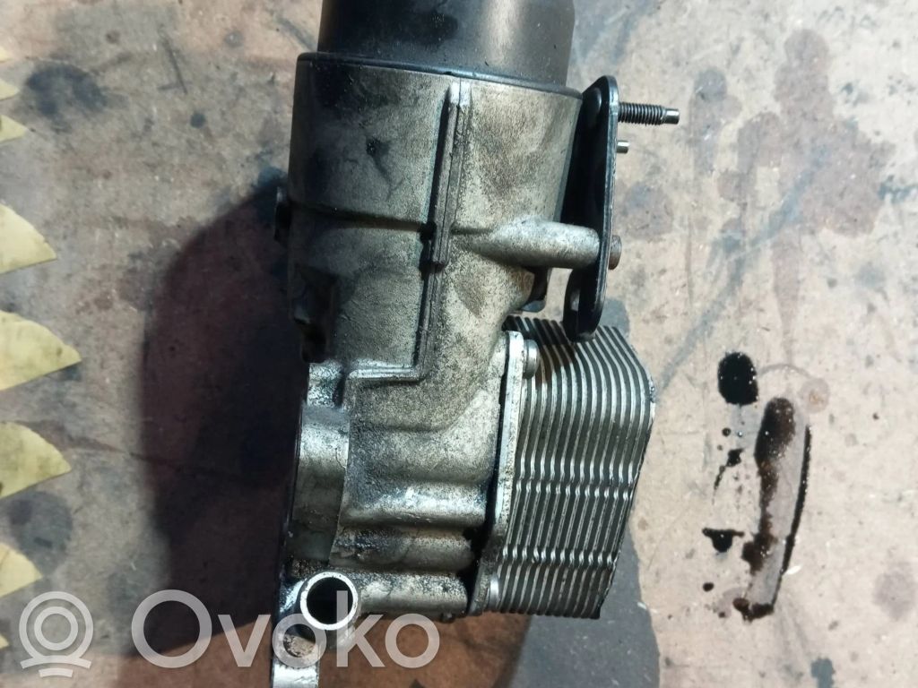 Volvo V60 Oil filter mounting bracket 