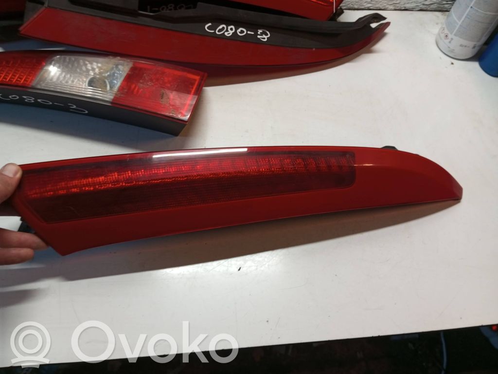 Volvo V70 Aizmugurējais lukturis virsbūvē 