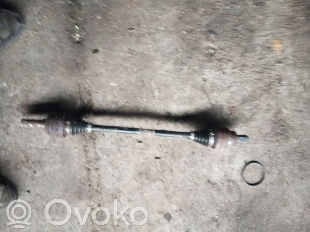 Volvo V70 Galinis pusašis 