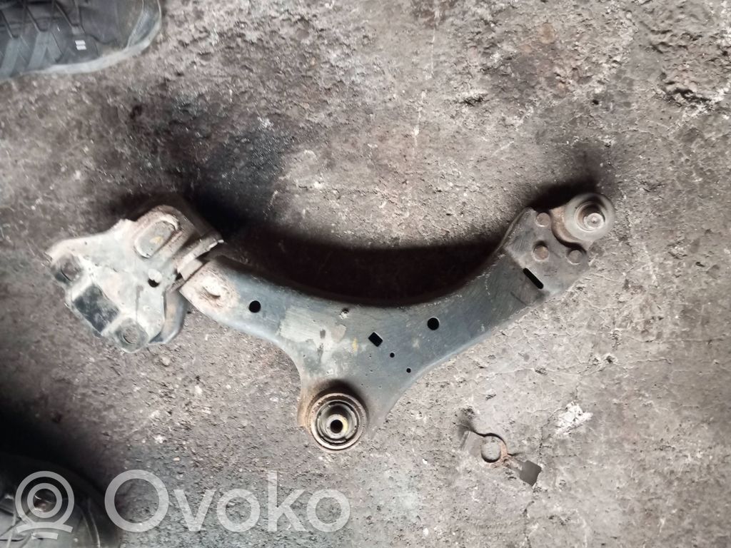 Volvo XC70 Front lower control arm/wishbone 