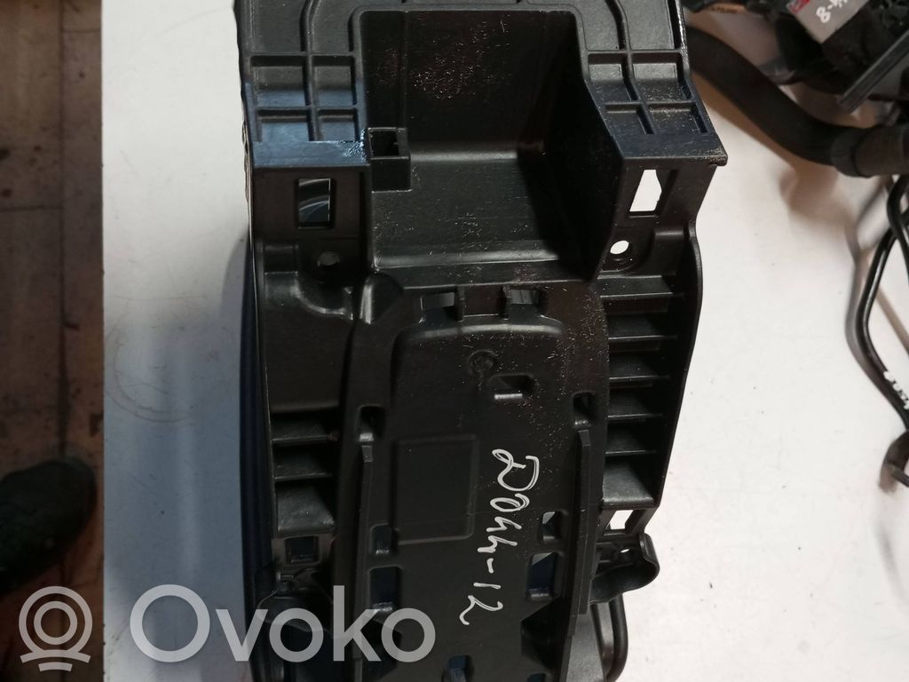 Volvo V40 Armrest 