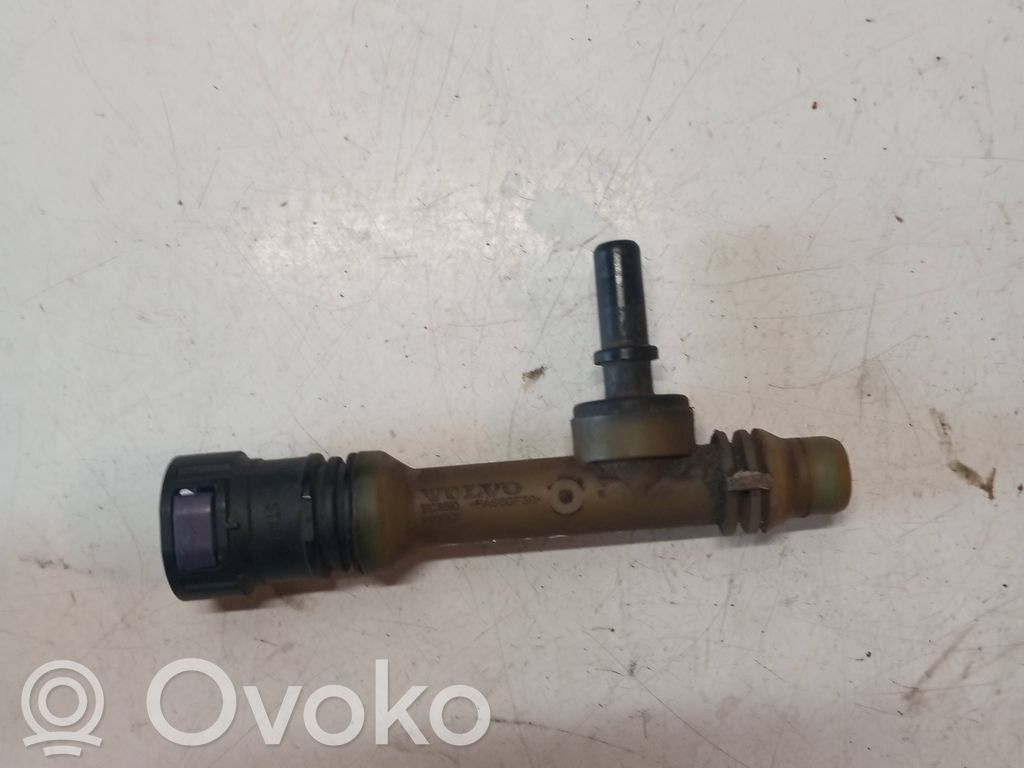 Volvo S60 Engine coolant pipe/hose 