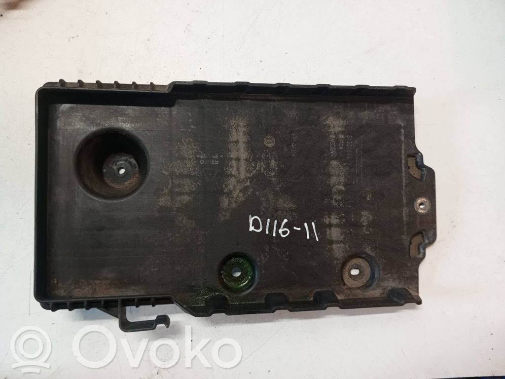 Volvo V40 Akumuliatoriaus tvirtinimo padas 