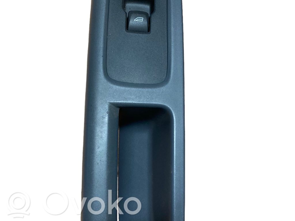 Electric window control switch   31272012,09W485