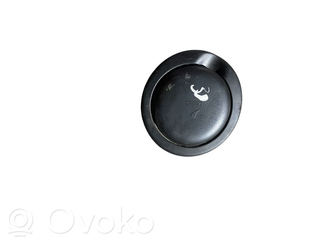 Volvo XC60 Ashtray (front) 