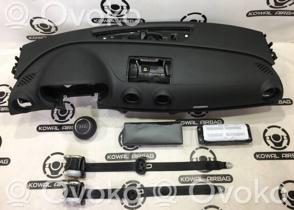 Audi A3 S3 8V Oro pagalvių komplektas su panele 