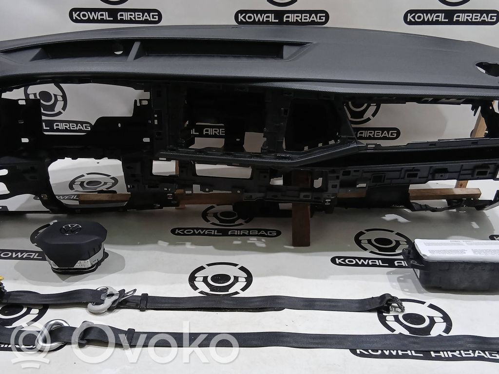 Volkswagen Transporter - Caravelle T6 Deska rozdzielcza 