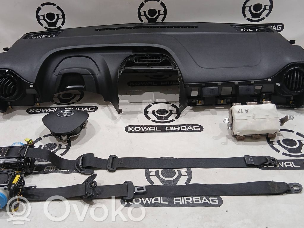 Toyota Aygo AB40 Deska rozdzielcza 
