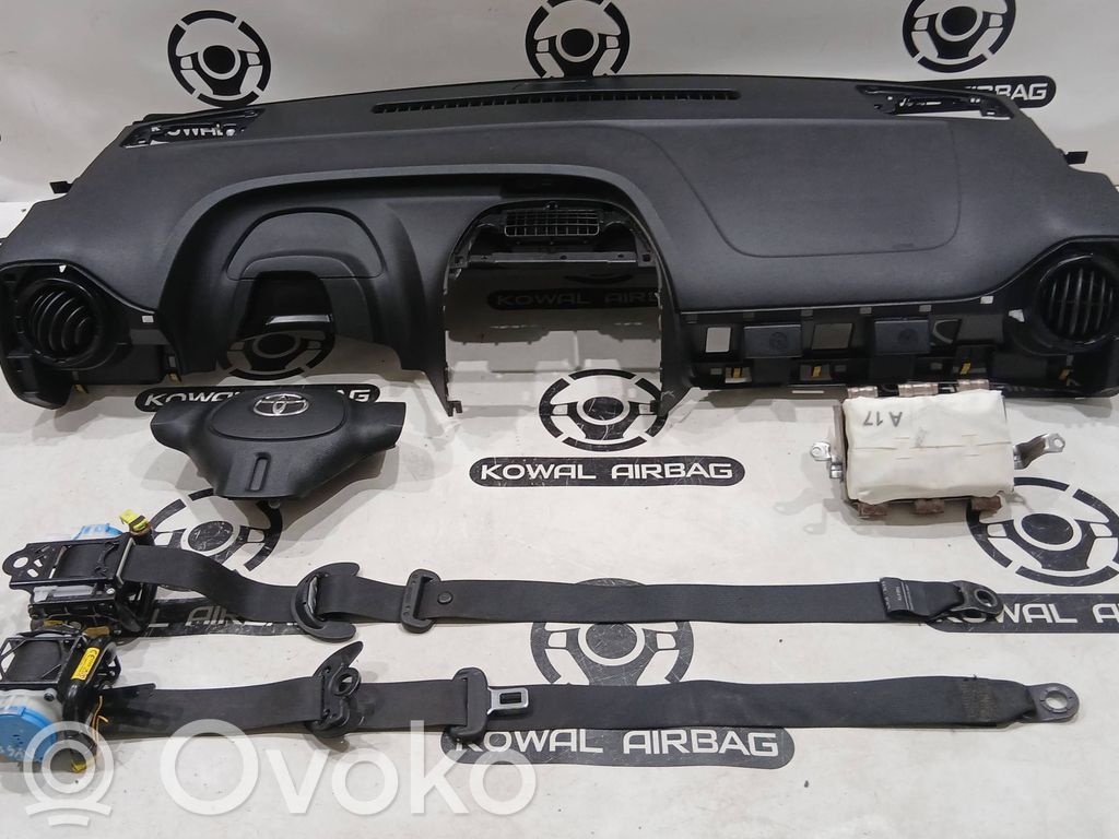 Toyota Aygo AB40 Deska rozdzielcza 