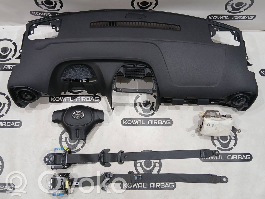 Toyota Aygo AB40 Deska rozdzielcza 