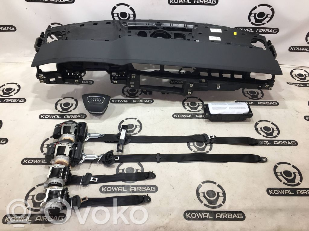 Audi RS6 C8 Airbag set with panel 