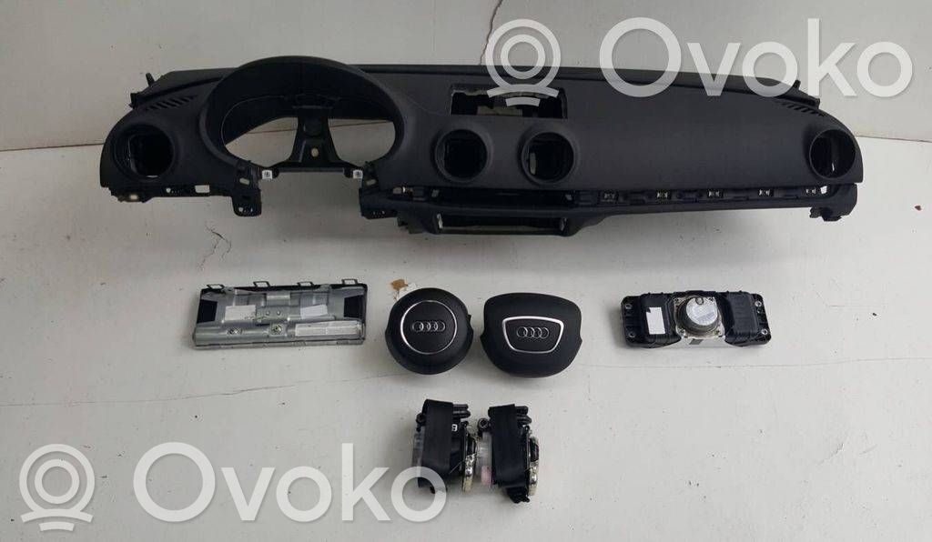 Audi A3 S3 8V Panelė 