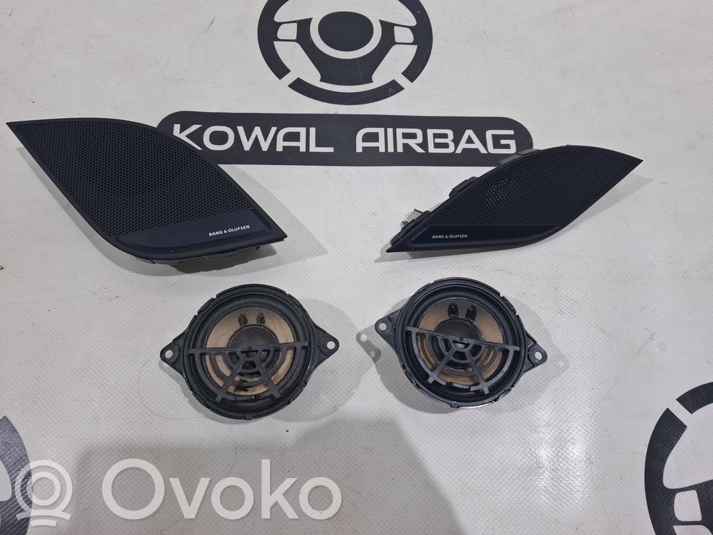 Audi A4 S4 B9 8W Grilles/couvercle de haut-parleur latéral 