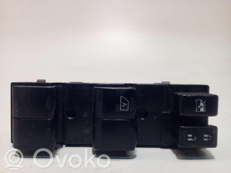 Subaru XV Electric window control switch 