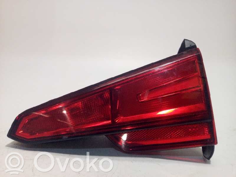 Audi A4 Allroad B9 Lampy tylnej klapy bagażnika 