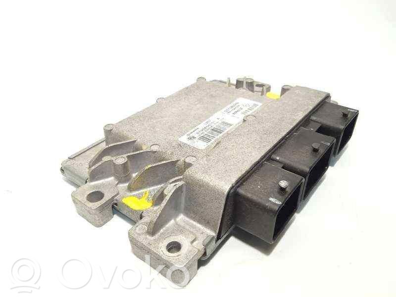 Dacia Sandero Engine control unit/module 