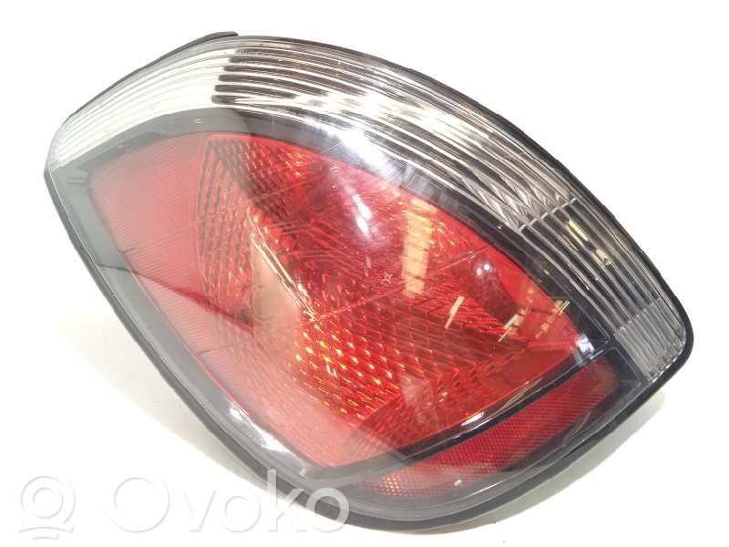 KIA Rio Luz trasera/de freno 