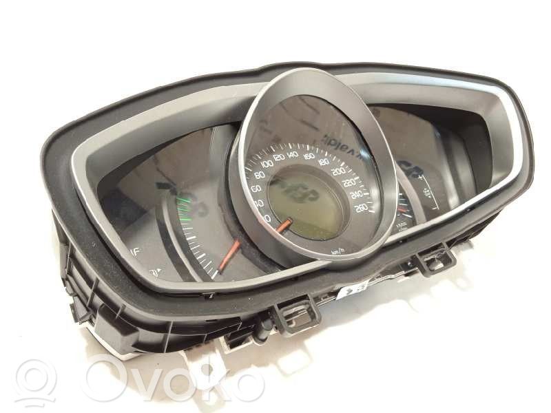 Volvo V40 Speedometer (instrument cluster) 
