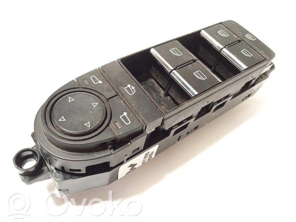 Mazda 3 Electric window control switch 