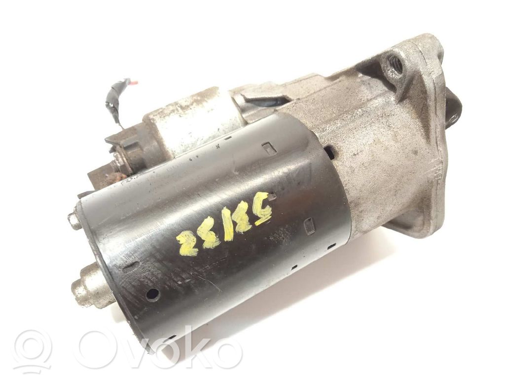 Motor de arranque   233001073R,0001136008