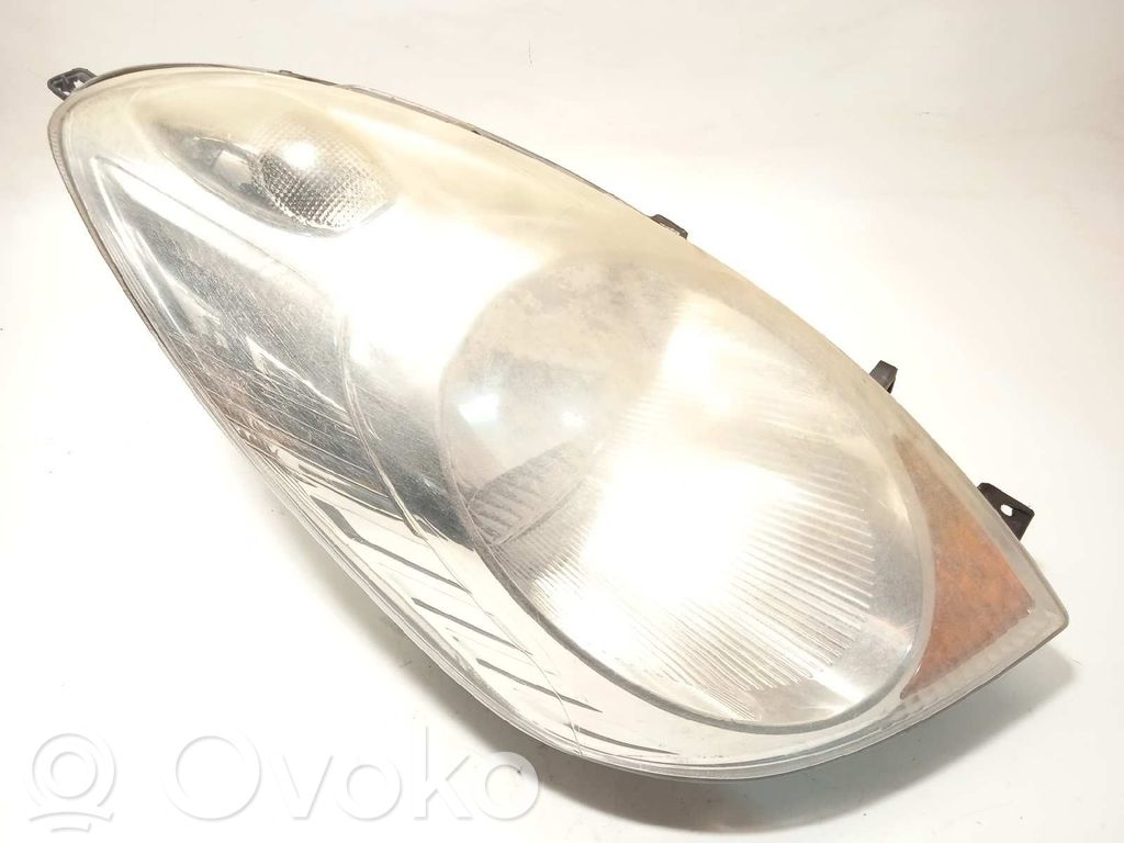 Nissan Note (E11) Headlight/headlamp 