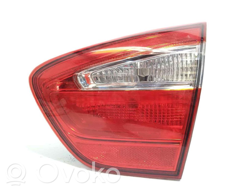 KIA Rio Takaluukun takavalot 