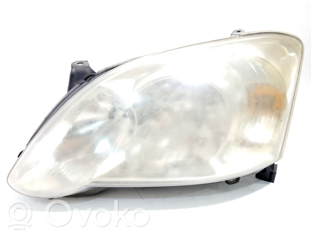 Toyota Corolla Verso E121 Priekšējais lukturis 