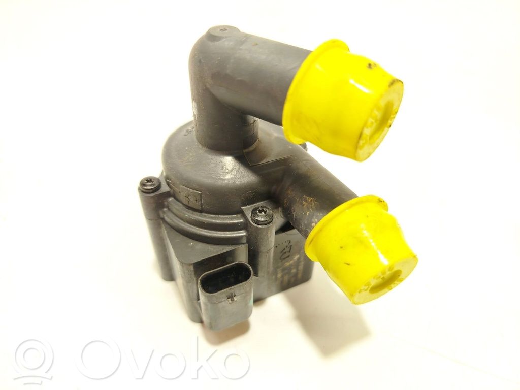 Lynk & co 01 Bomba de agua 