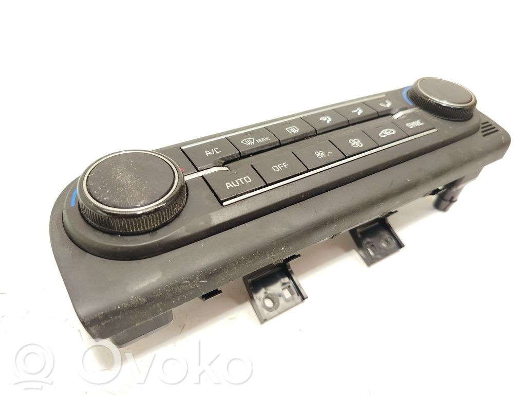 KIA Xceed Climate control unit 