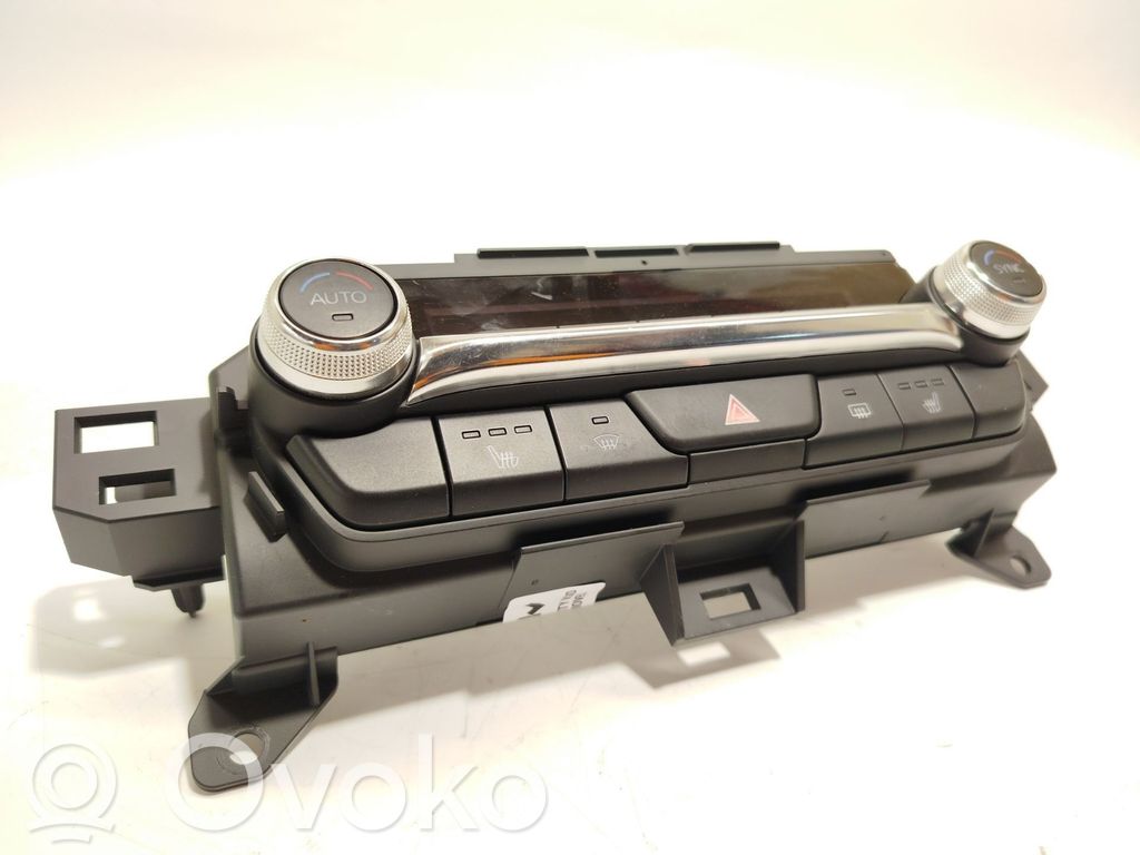 Mazda 3 Climate control unit 