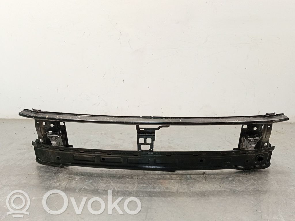 Audi Q2 - Etupuskurin kannake 