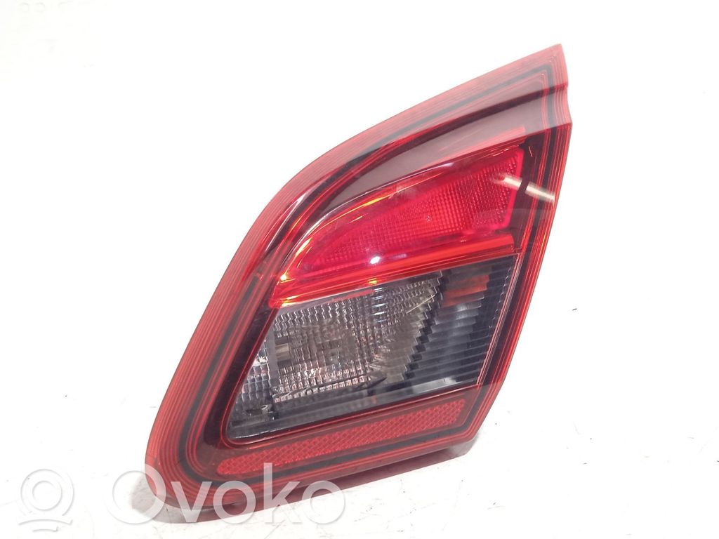Opel Corsa E Feux arrière sur hayon 
