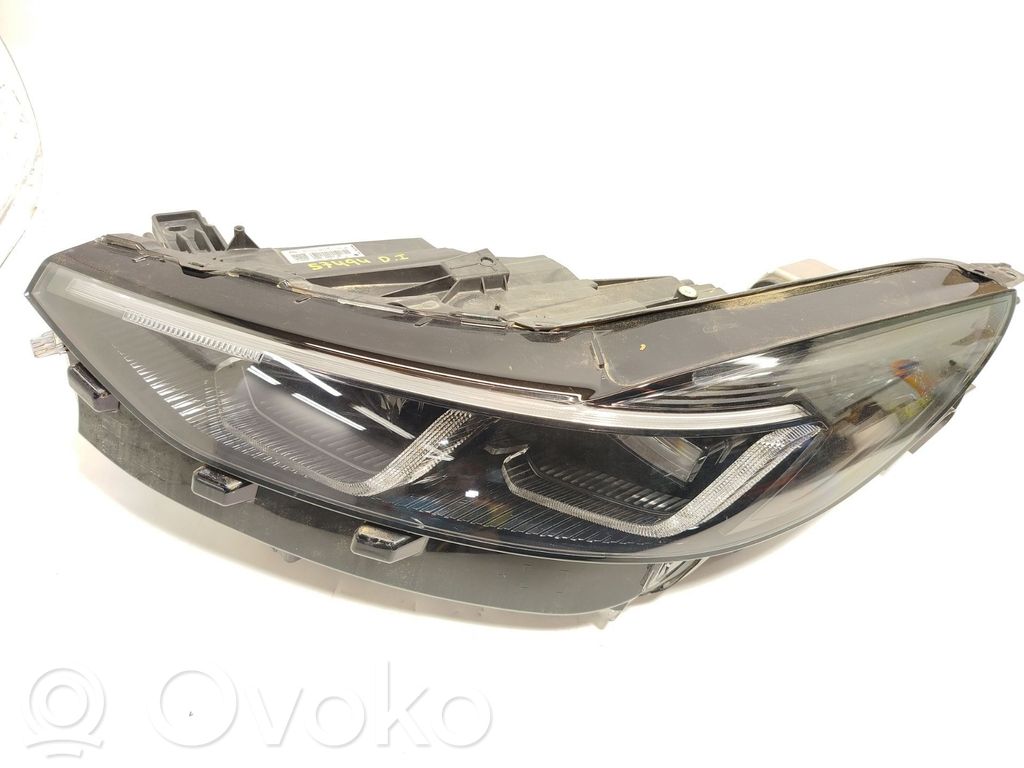 Ford Kuga III Phare frontale 