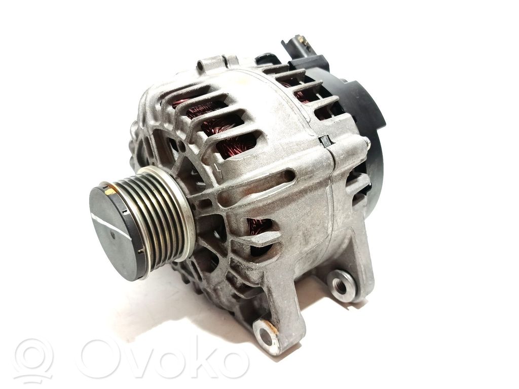 Peugeot 208 II Generatore/alternatore 