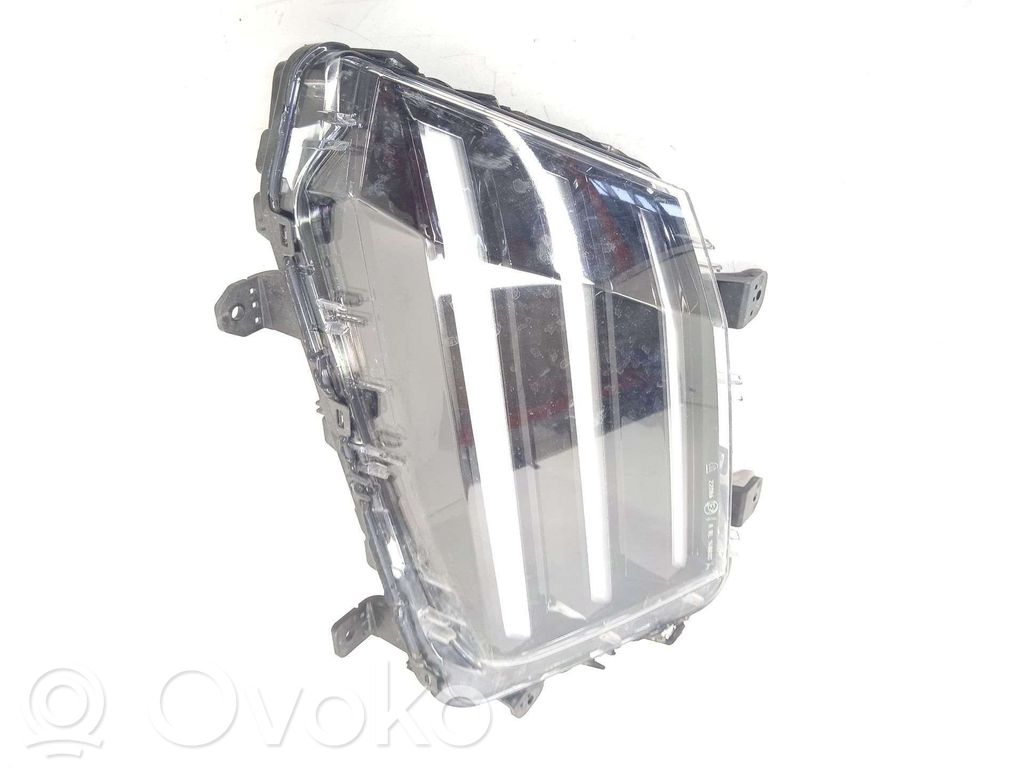 Peugeot 2008 II Phare frontale 