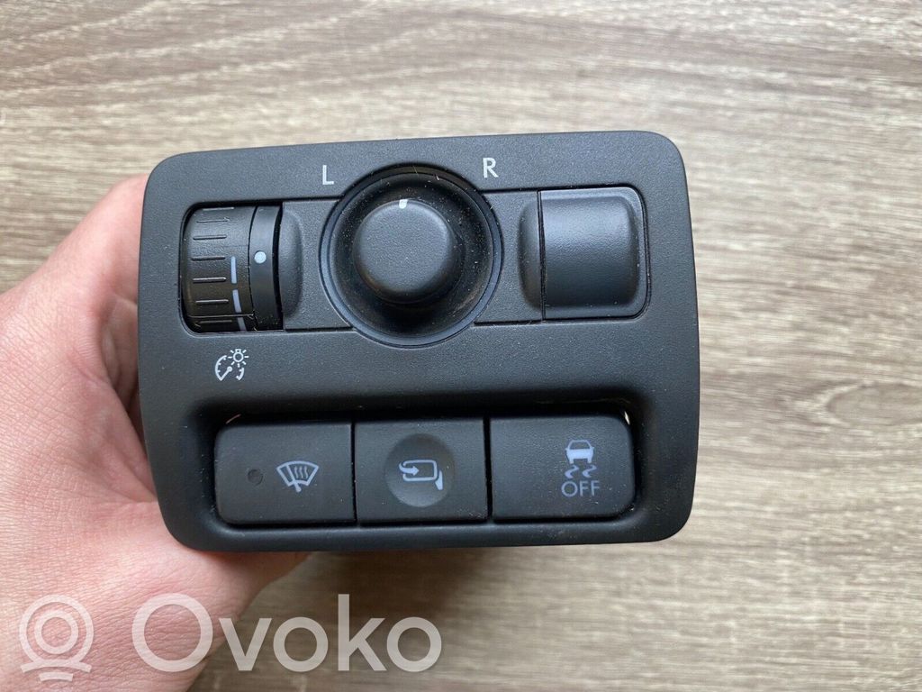Subaru Legacy Wing mirror switch 