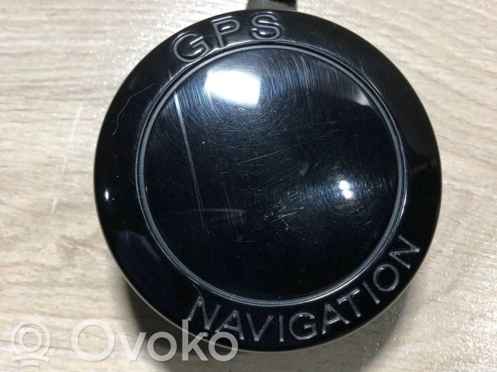 Audi A6 S6 C5 4B GPS-pystyantenni 