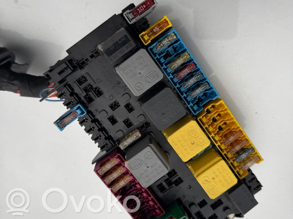 Mercedes-Benz B W246 W242 Fuse module 