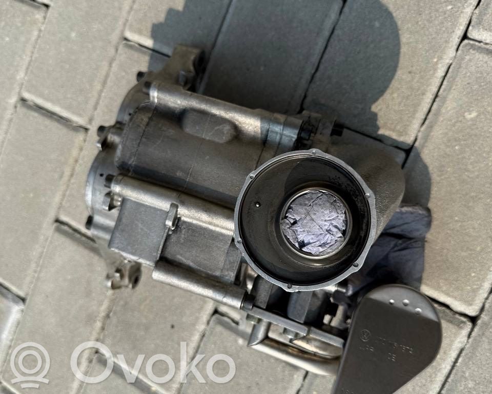 Volkswagen Touareg I Oil pump 