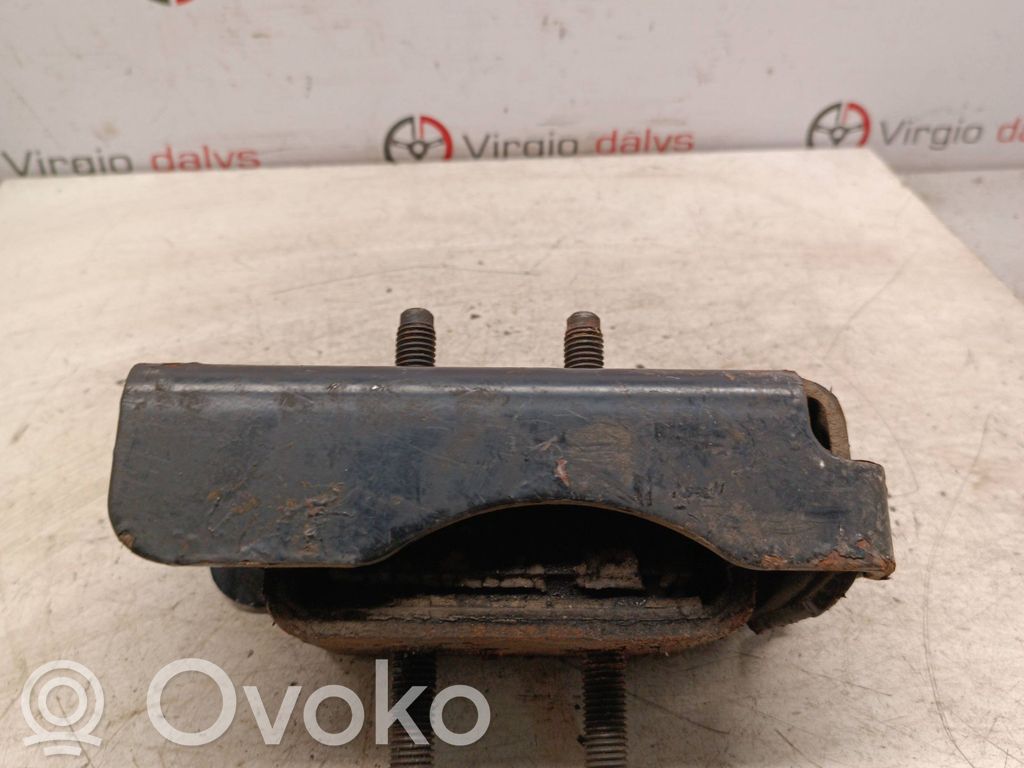 Iveco Daily 35 - 40.10 Engine mount bracket 