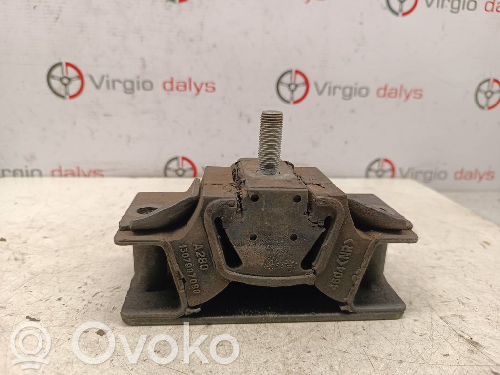 Engine mount bracket   1307907080,A280