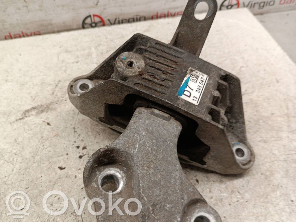 Chevrolet Cruze Gearbox mount 