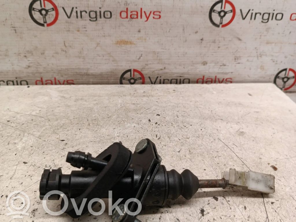 Opel Corsa C Kytkimen pääsylinteri 