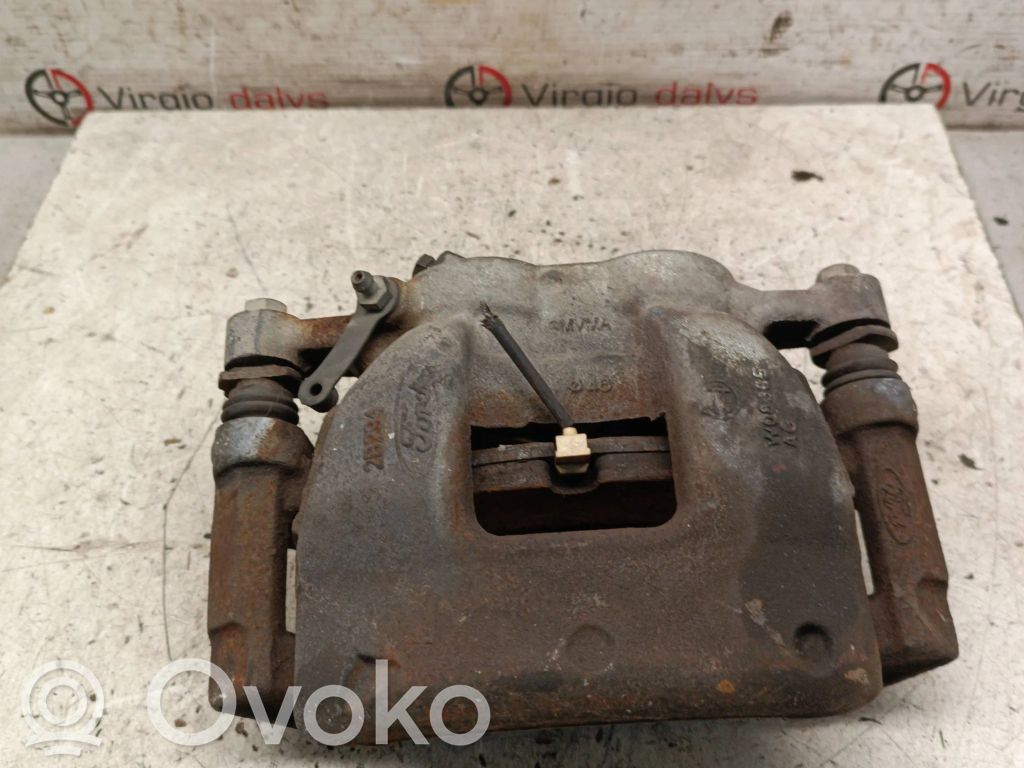 Front brake caliper   2B134