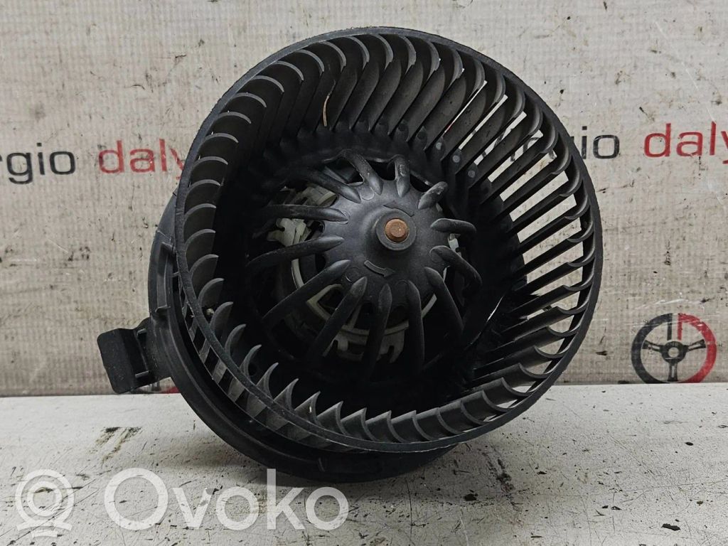 Renault Clio III Pečiuko ventiliatorius/ putikas 