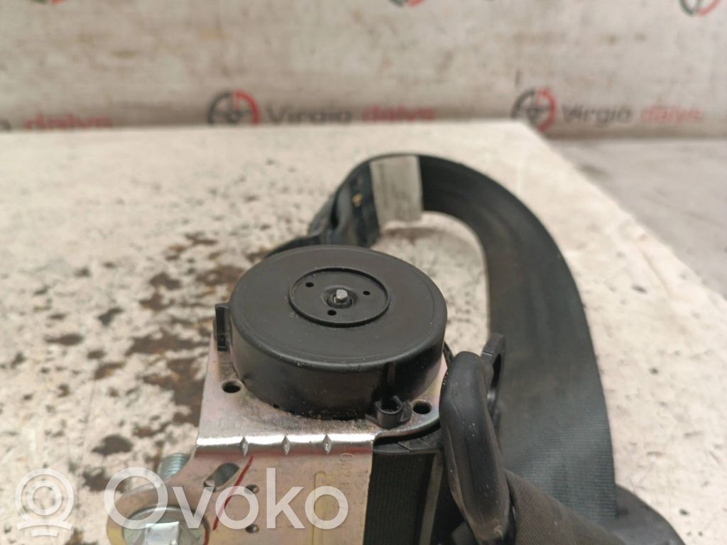 Isuzu D-Max Cinturón trasero 