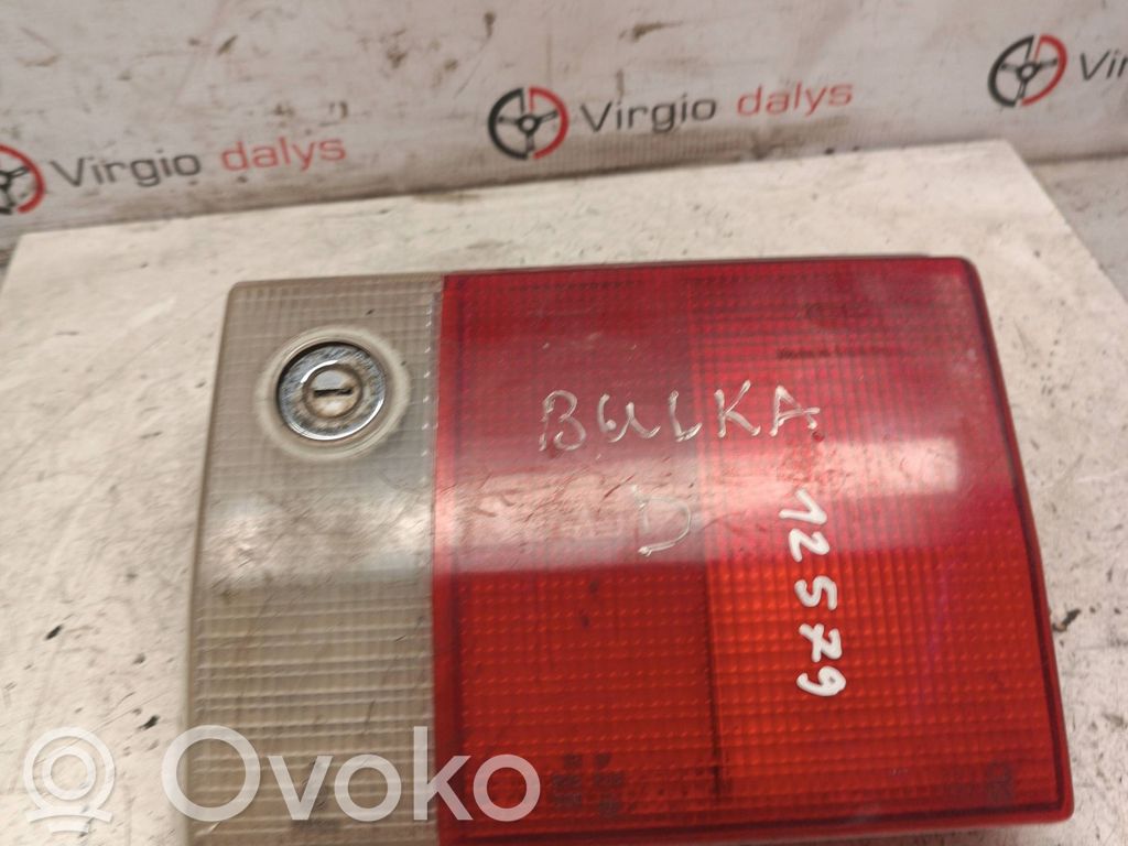 Audi 80 90 B3 Aizmugurējais lukturis pārsegā 